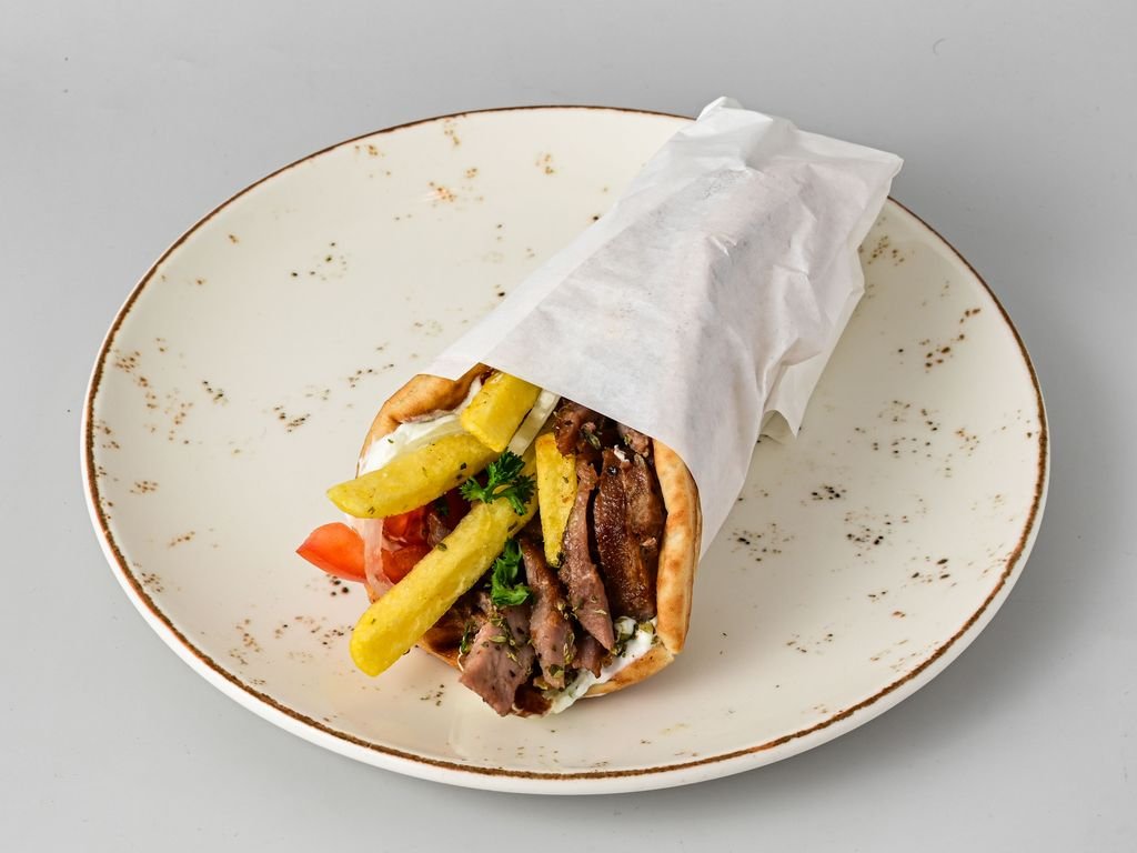 Griechische Streetfood-Pita mit Gyros